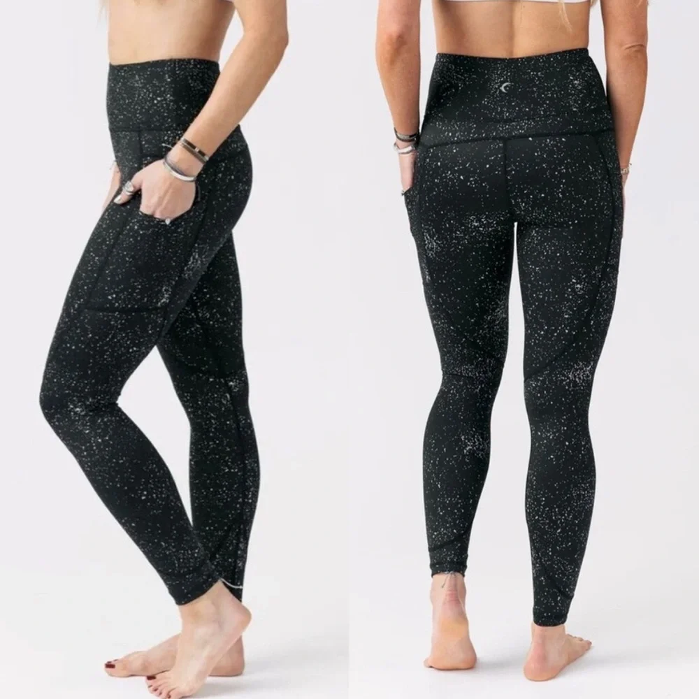 Zyia Women's Black Reflective Pocket Leggings (8-10) - Picture 2 of 2